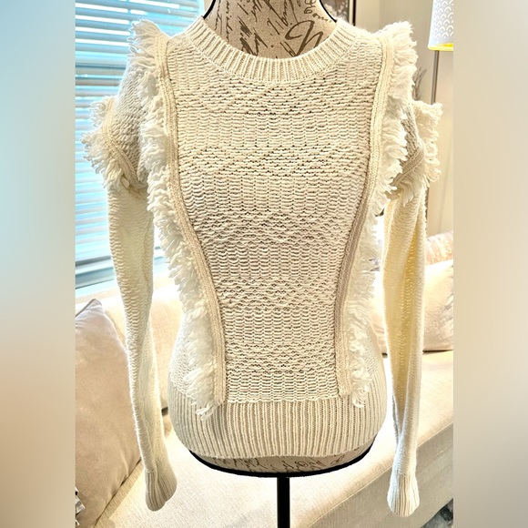 GAP Sweaters - GAP Wool Blend Cable Knit Frilly Cream Fringe Extra Small Sweater